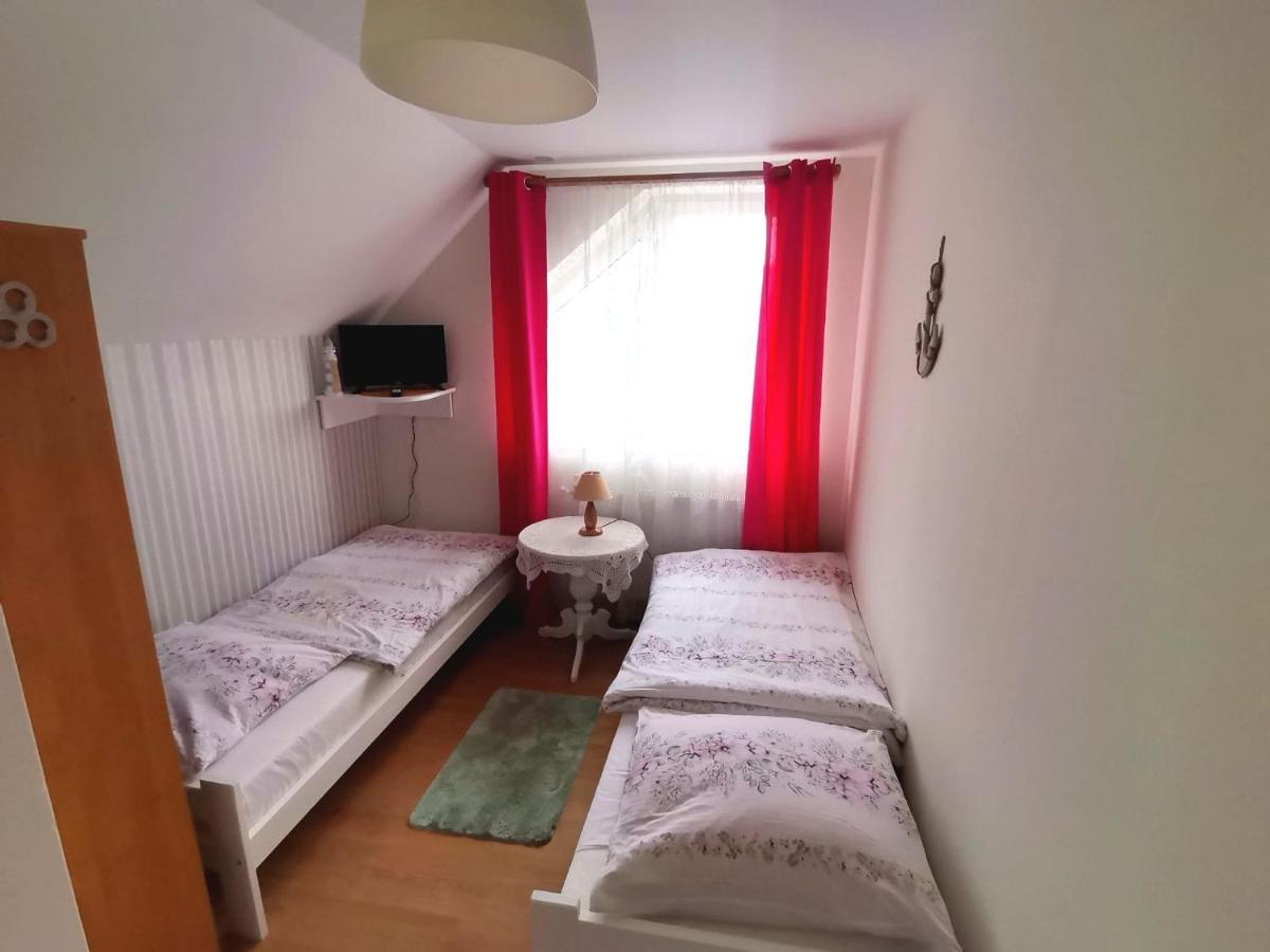 Pokoje Goscinne U Aleksandry Hel Buitenkant foto