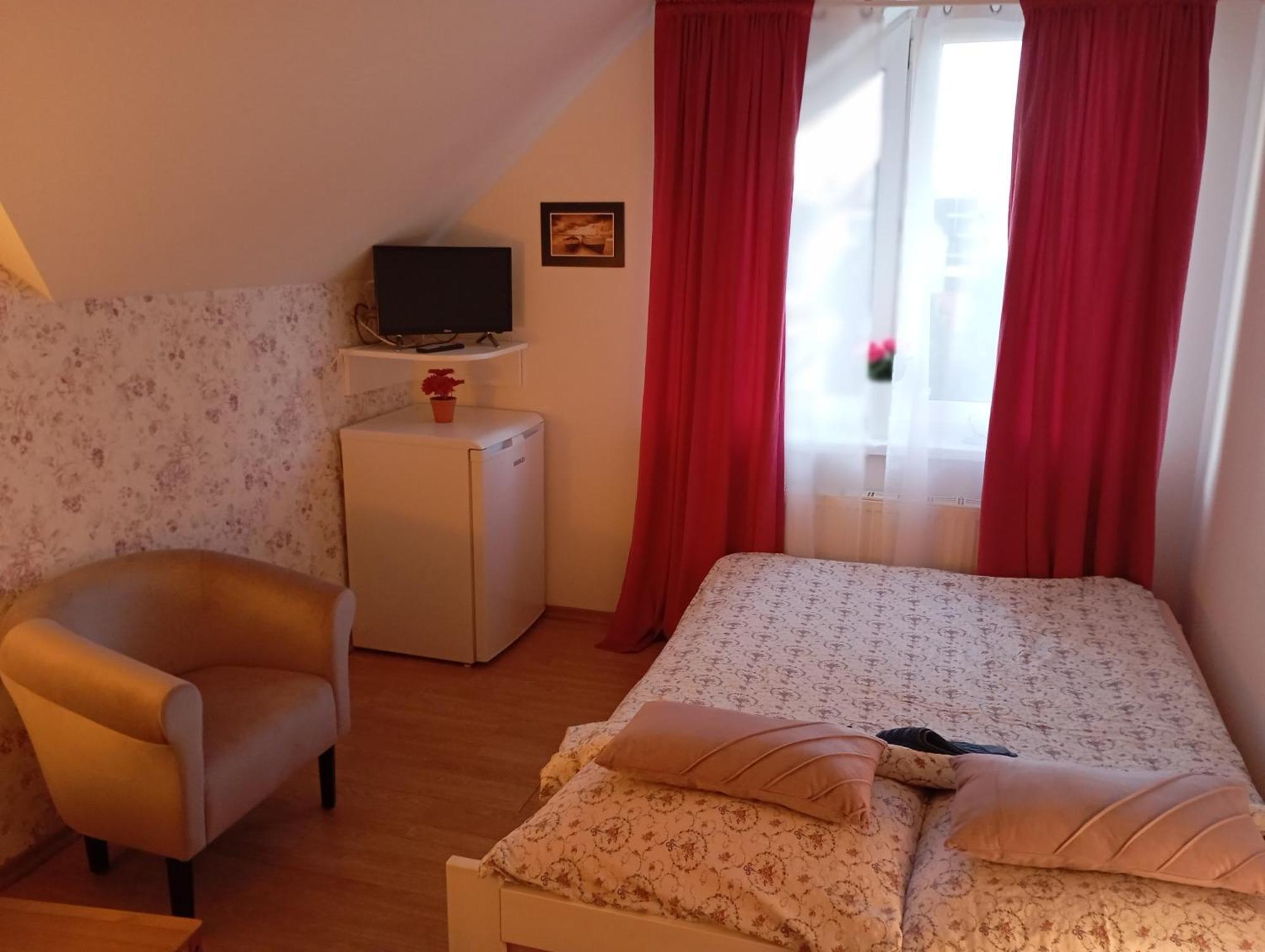 Pokoje Goscinne U Aleksandry Hel Kamer foto